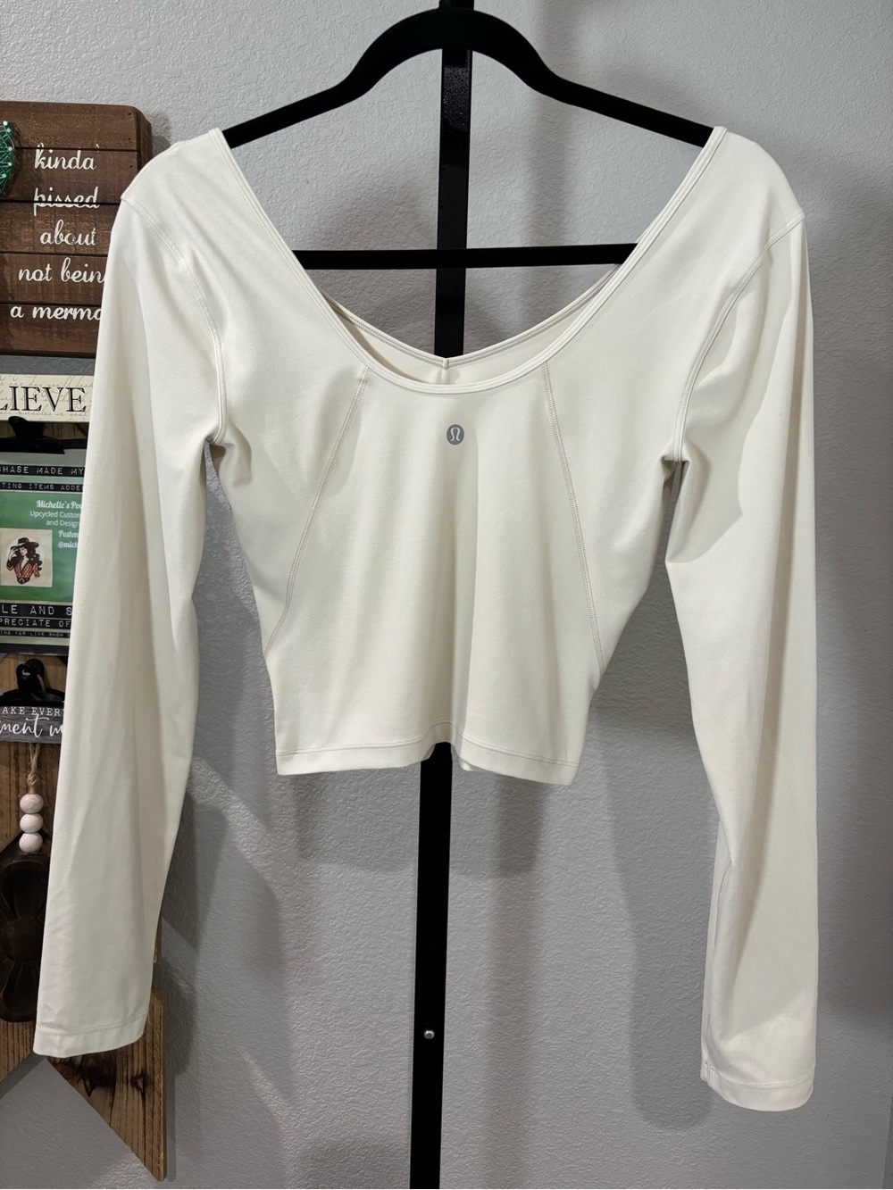 lululemon athletica Cream Long Sleeve Scoop-Neck Crop Top 15-20pp 17L perfect